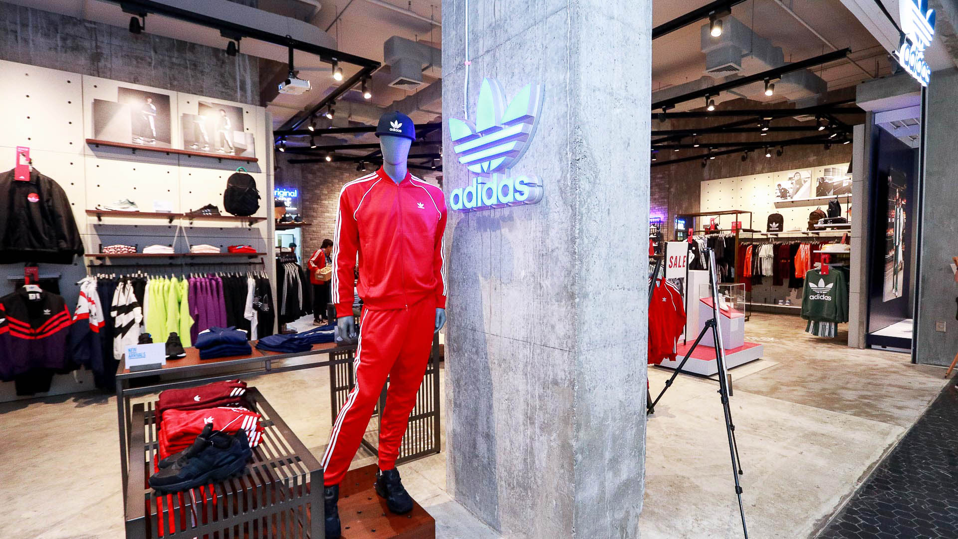 SPORT FASHIONS 2